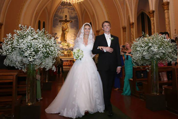 casamento-classico-rio-grande-do-sul-scards-vestido-de-noiva-lucas-anderi-8