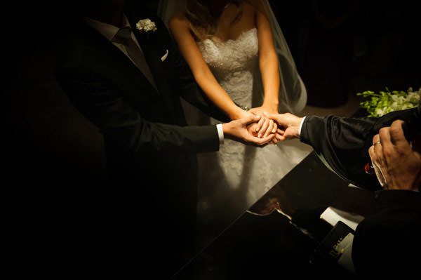 casamento-curitiba-isabella-ricardo-fotografia-ana-vanin-05-aliancas-cerimonia