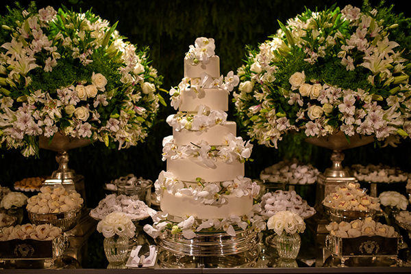 mesa-de-doces-casamento-bolo-decoracao-branco-e-verde-casamento-classico