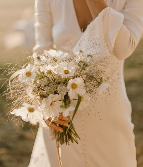 Tendência: buquê de noiva com flor de camomila ou margaridas