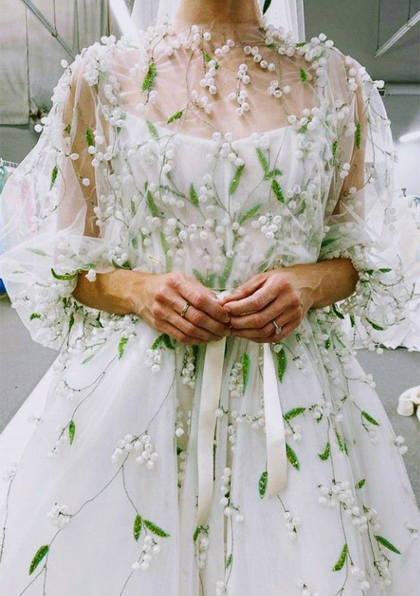 lily of the valley, lirio do vale, muguet, tendência de casamento 2022, vestido de noiva com aplicações
