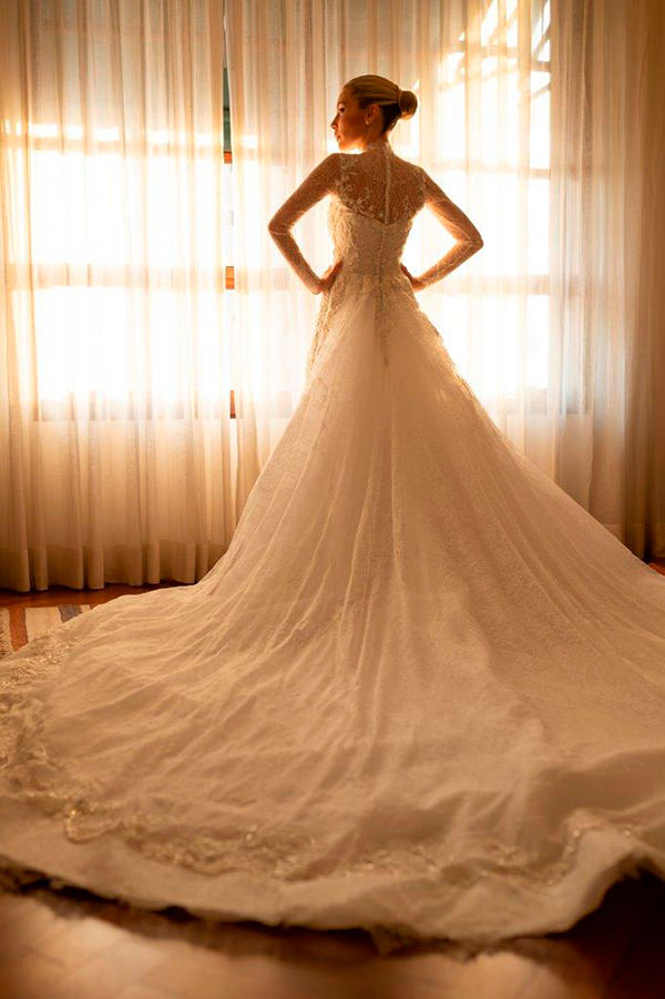casamento de Helena Silvarolli, vestido de noiva com cauda, vestido de noiva com renda