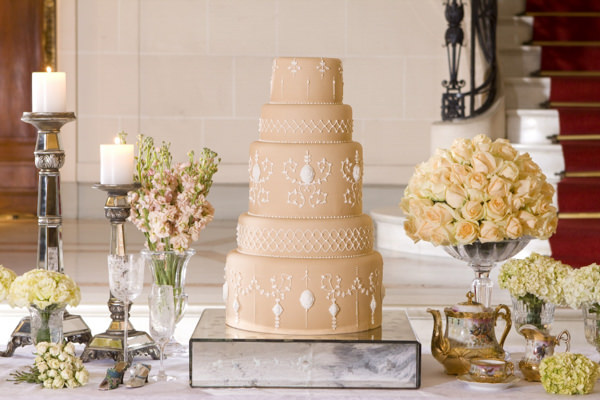 Tendência de bolo de casamento 2022, bolo de casamento, Decoração de bolo de casamento, bolo vintage
