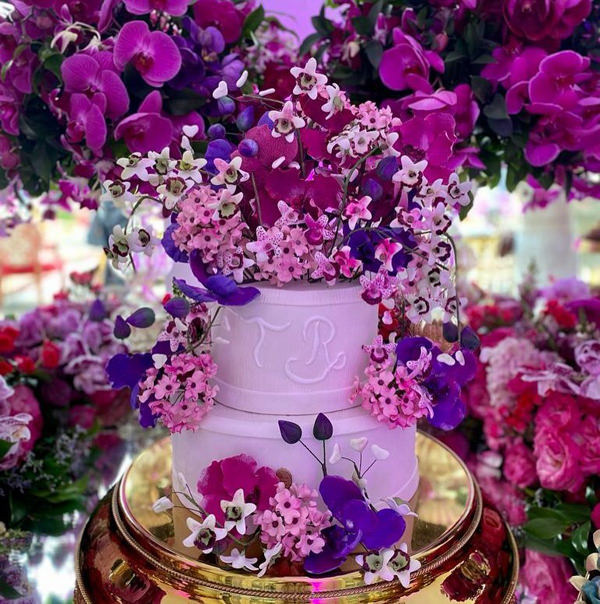 Tendência de bolo de casamento 2022, bolo de casamento, Decoração de bolo de casamento, bolo dopamine