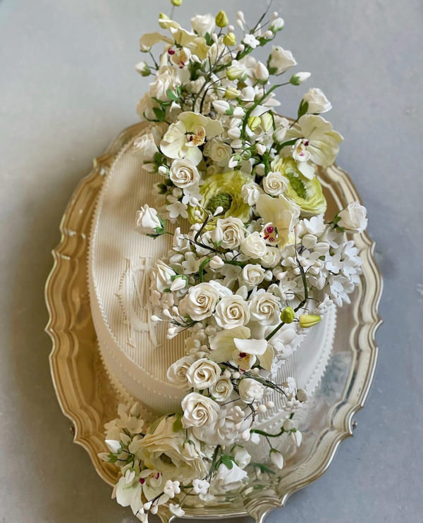 Tendência de bolo de casamento 2022, bolo de casamento, Decoração de bolo de casamento, bolo de um andar, bolo oval