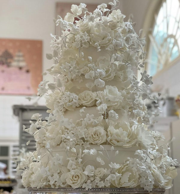 Tendência de bolo de casamento 2022, bolo de casamento, Decoração de bolo de casamento, flores 3D