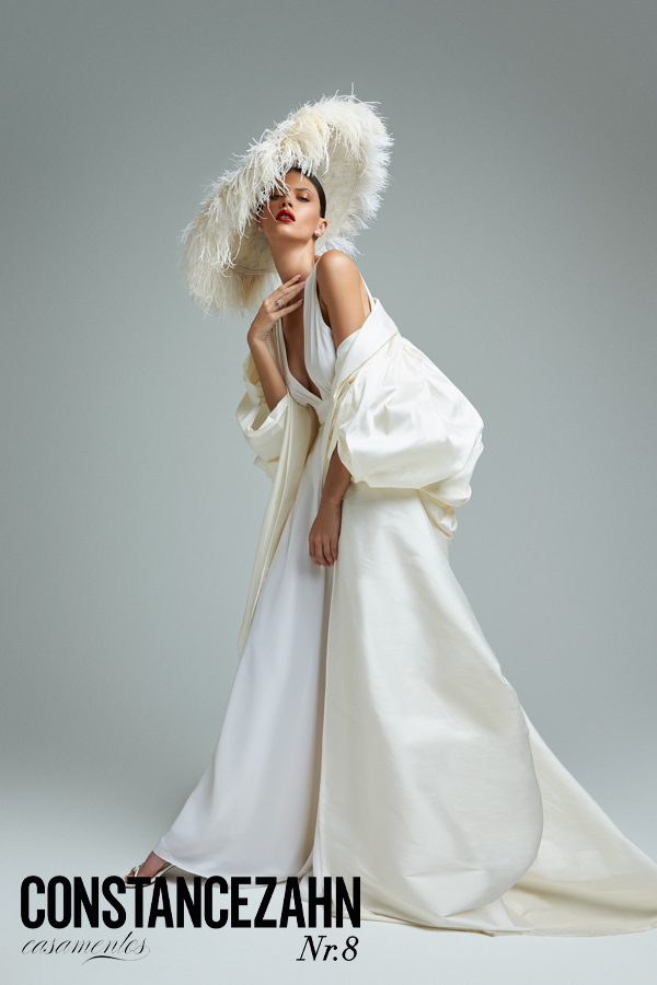 Vestido de noiva 2022, tendência vestido de noiva, mangas transparentes, mangas bufantes, mangas com volume, macacão, maxicasaco, calça