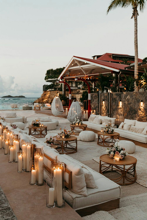 decoração de casamento só com velas, decoração de casamento com velas, velas decorativas, castiçal, castiçal com manga de vidro, praia