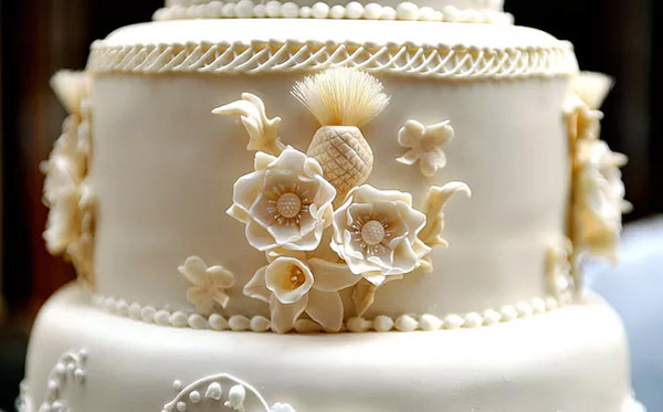 bolo de casamento, bolo de casamento da realeza, bolo branco, casamento da real, casamento da realeza, Kate Middleton, Príncipe William, duquesa de Cambridge, flores de açúcar