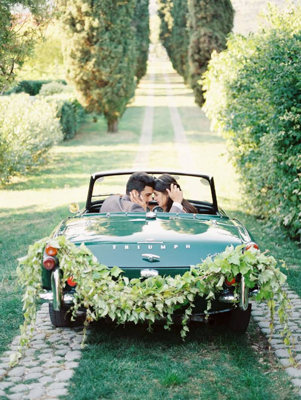 decoração de casamento greenery, decoração de casamento botânica, decoração de casamento com folhagem, decoração de casamento verde, carro dos noivos, carro decorado