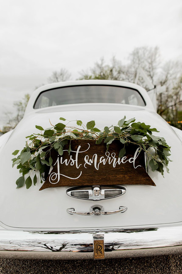 decoração de casamento greenery, decoração de casamento botânica, decoração de casamento com folhagem, decoração de casamento verde, carro dos noivos, carro decorado