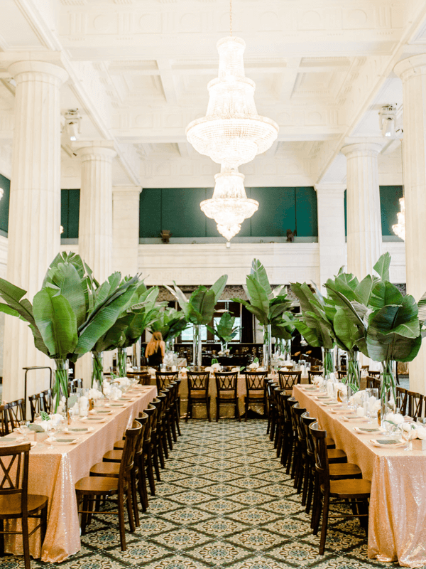 decoração de casamento greenery, decoração de casamento botânica, decoração de casamento com folhagem, decoração de casamento verde, arranjo de centro de mesa, arranjo alto