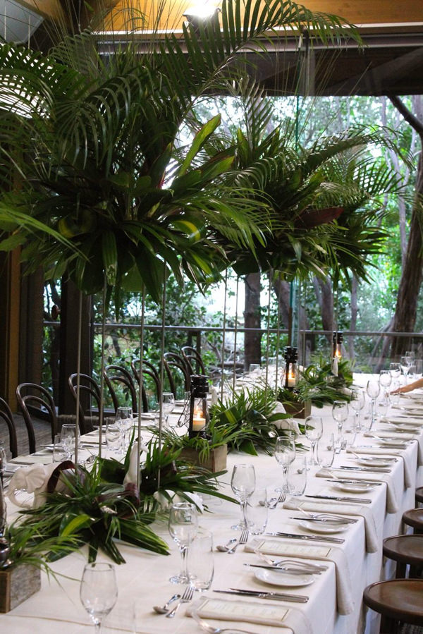 decoração de casamento greenery, decoração de casamento botânica, decoração de casamento com folhagem, decoração de casamento verde, arranjo de centro de mesa, arranjo alto