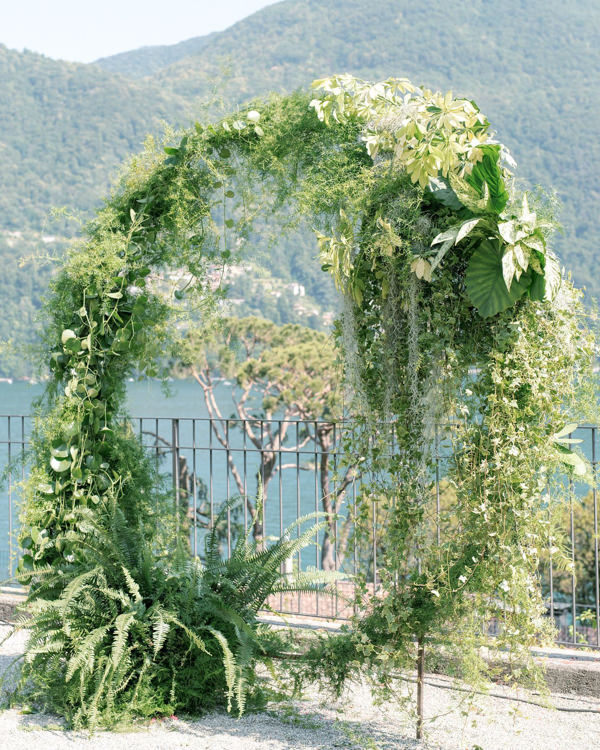 decoração de casamento greenery, decoração de casamento botânica, decoração de casamento com folhagem, decoração de casamento verde, caminho da noiva, altar de casamento, altar circular, altar geométrico