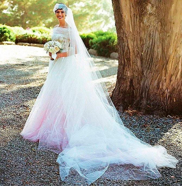 vestido de noiva cor de rosa, vestido de noiva colorido, vestido de noiva rosé, vestido de noiva millenial pink, vestido de noiva rosa quartzo, vestido de noiva rosé nude, Anne Hathaway