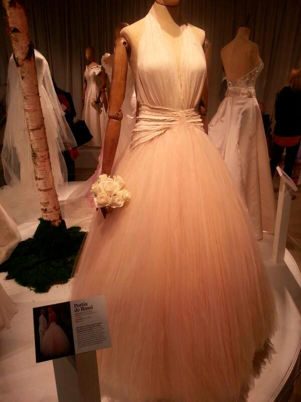  vestido de noiva cor de rosa, vestido de noiva colorido, vestido de noiva rosé, vestido de noiva millenial pink, vestido de noiva rosa quartzo, vestido de noiva rosé nude, portia de rossi