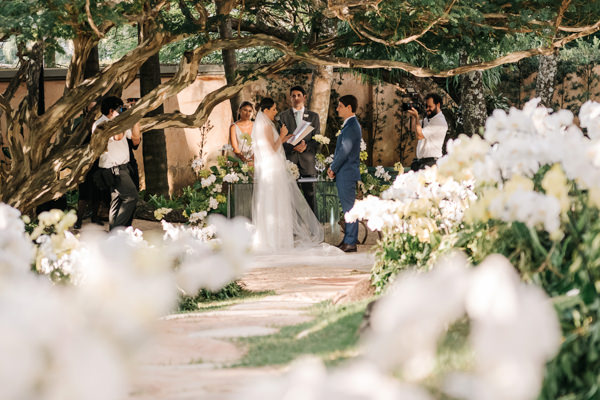 Votos de casamento, voto de casamento, cerimônia de casamento, casal fazendo votos, casamento no campo, casamento ao ar livre