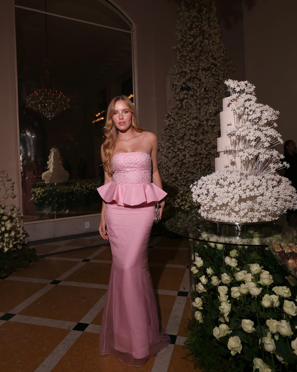 Casamento Paula Aziz; Casamento Copacabana Palace; Fabulous Agilità; Vestido madrinha; vestido rosa; Giovanna Adriano; aplicações de cristal; saia com peplum
